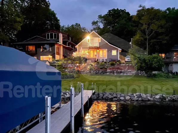 605 Park Ln, Long Lake, MN 55356