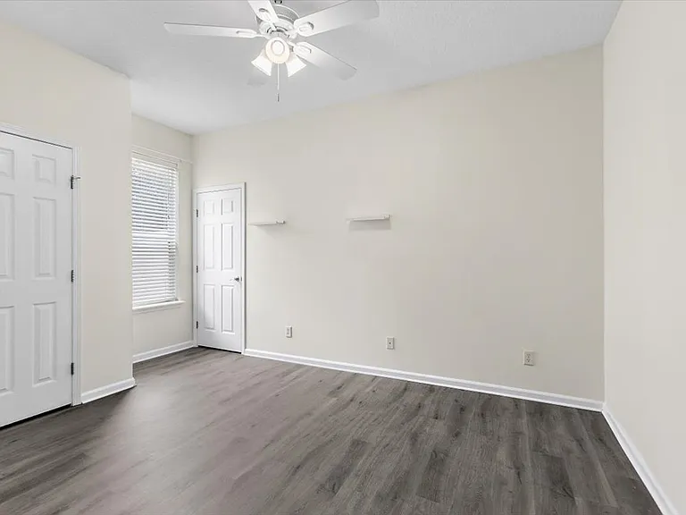 8884 Hampton Landing Dr E — Photo 23