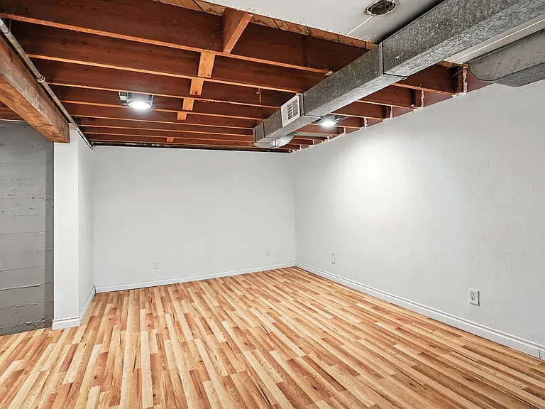 2609 E 1st Ave — Photo 12