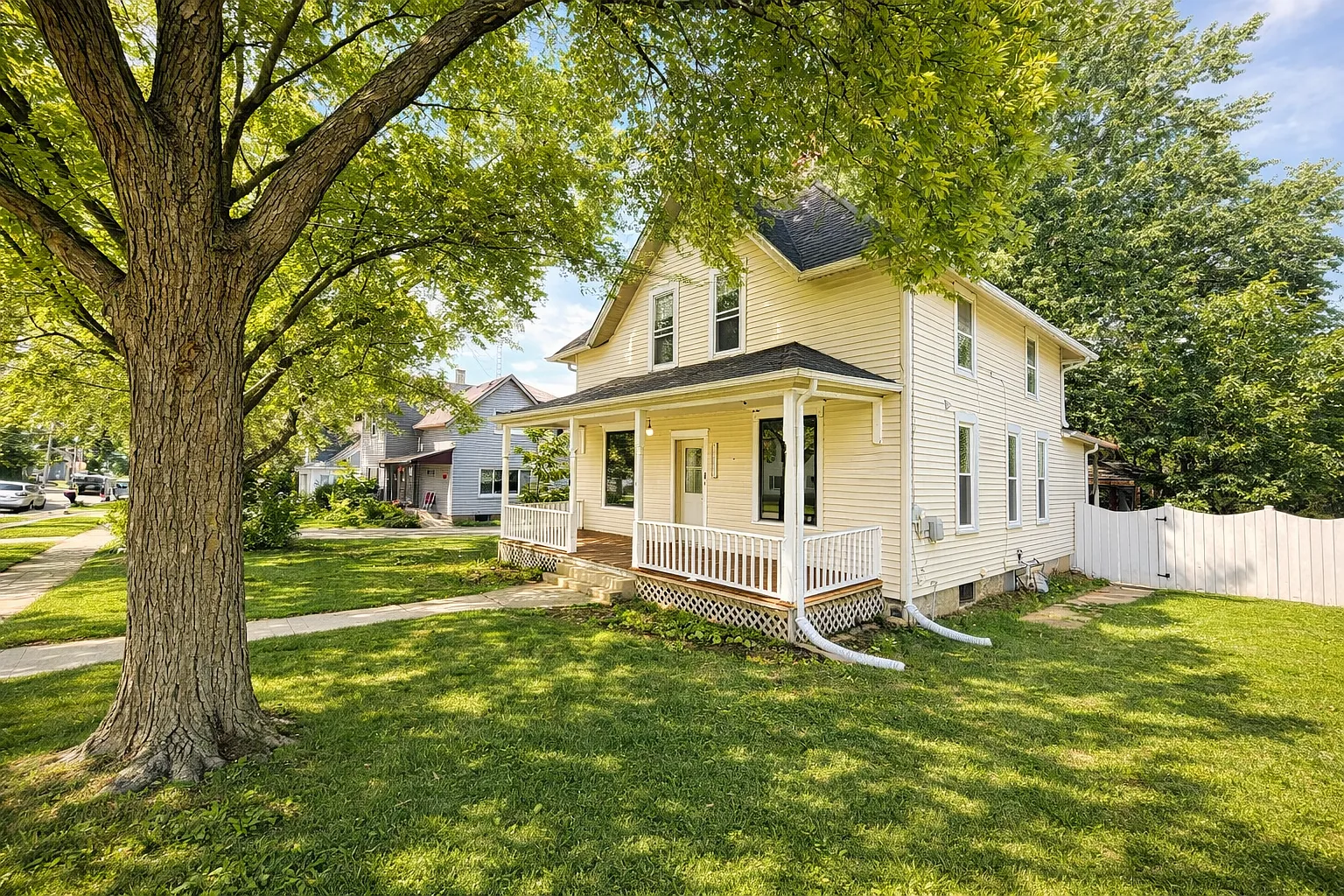 3 bed, 1.5 bath, 1800 sqft, $4,400 — Photo 3