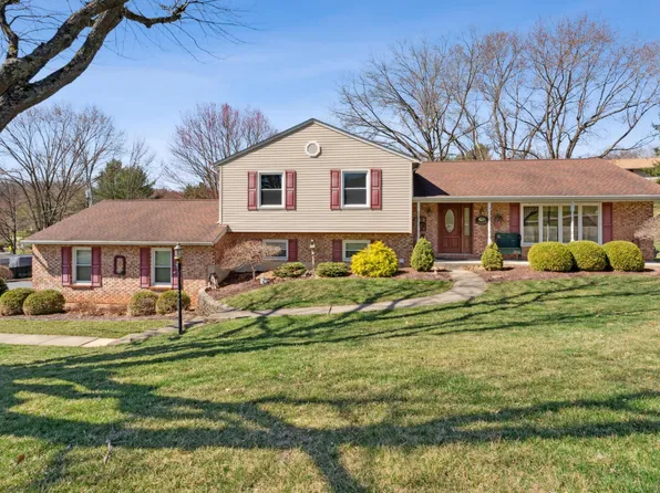 1225 Pembroke Rd, Newark, OH 43055