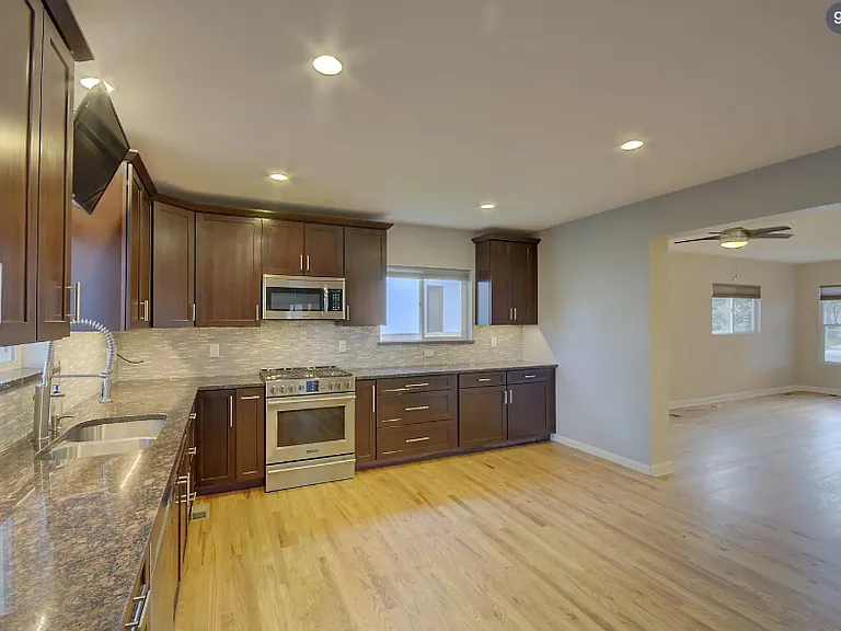 1460 Xavier St — Photo 4