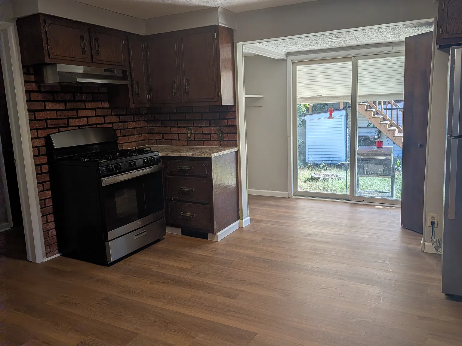 5 bed, 1.5 bath, 1220 sqft, $1,650 — Photo 3