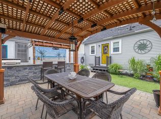 10 Sheffield Ave, North Providence, RI 02911