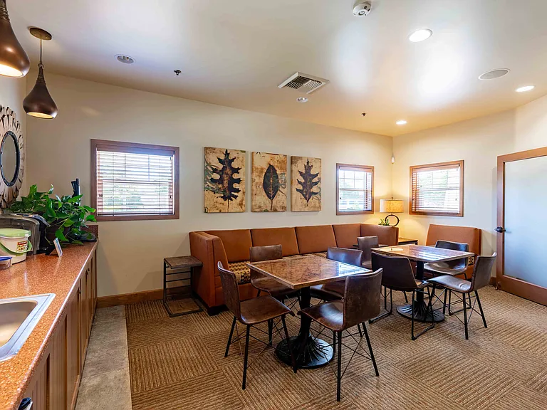 Siena Apartments — Photo 24