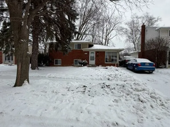 9807 Katherine St, Taylor, MI 48180