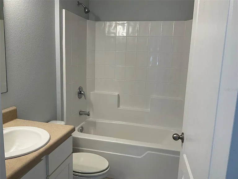 101 Hurst Ct — Photo 14