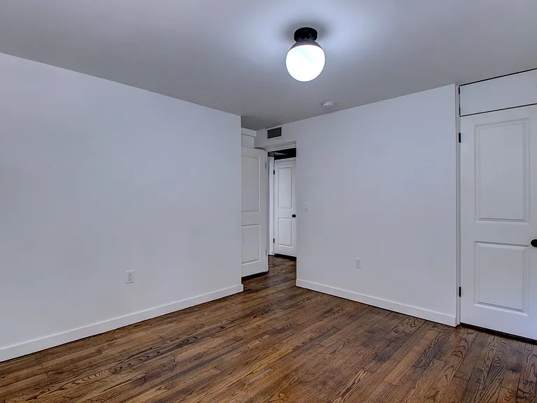1520 Broadway St — Photo 14