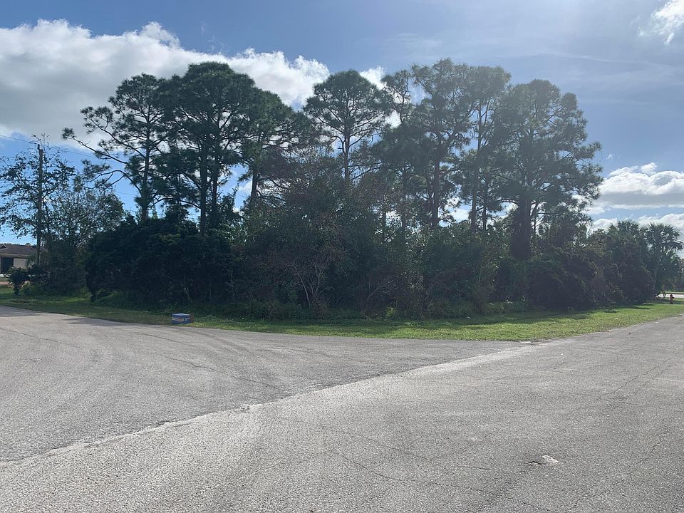 1st image of 598 SW Grove Avenue