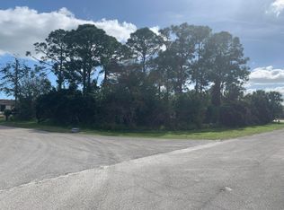598 SW Grove Ave, Pt Saint Lucie, FL 34953