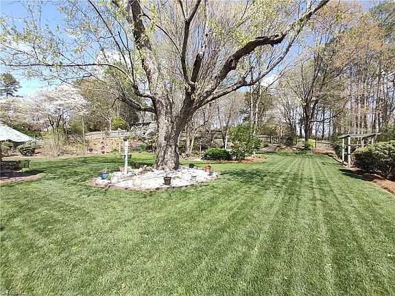 4th image of 3811 Willowood Dr
