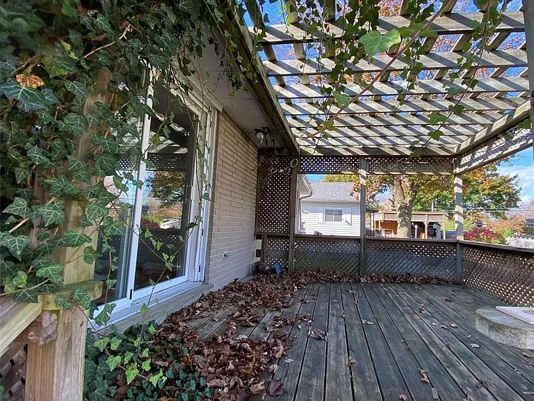 78 Massey Cres — Photo 13