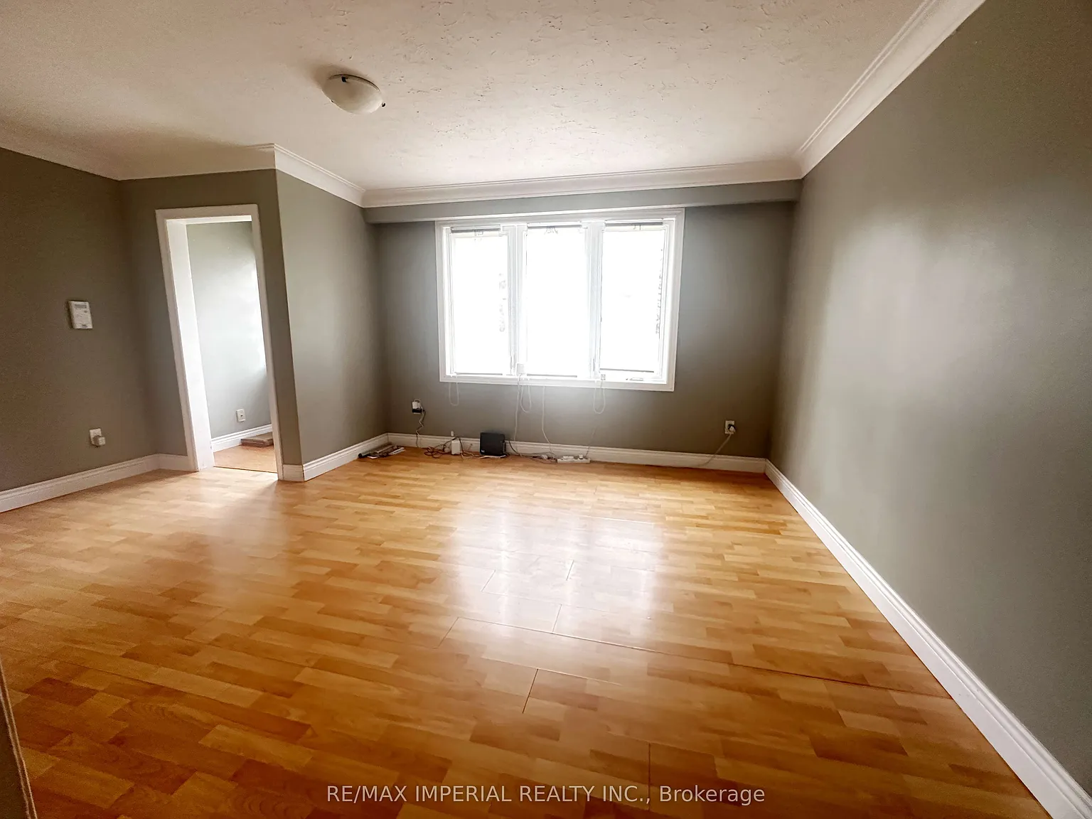 4 bed, $3,300 — Photo 3