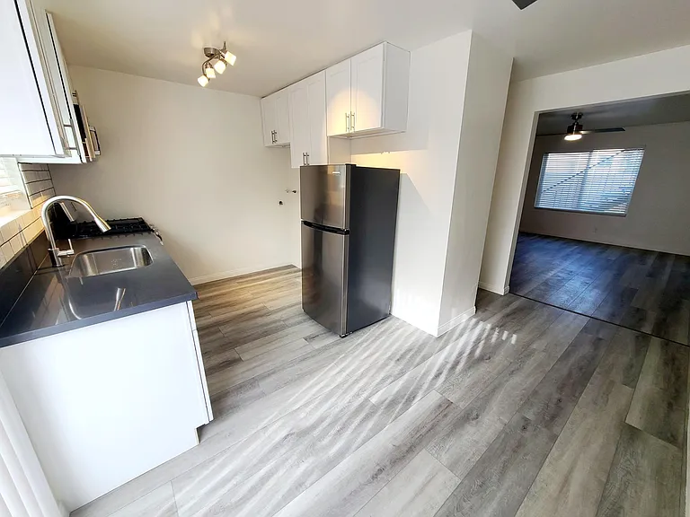 206 N Myers St #C — Photo 6