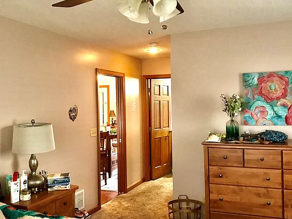 5th image of 127 Stoneridge Ct