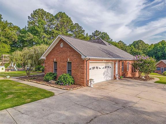 2nd image of 1192 Boozer Lake Rd