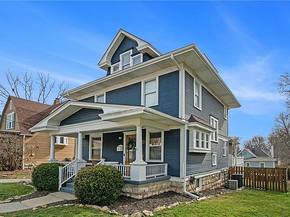 4th image of 339 W Franklin St