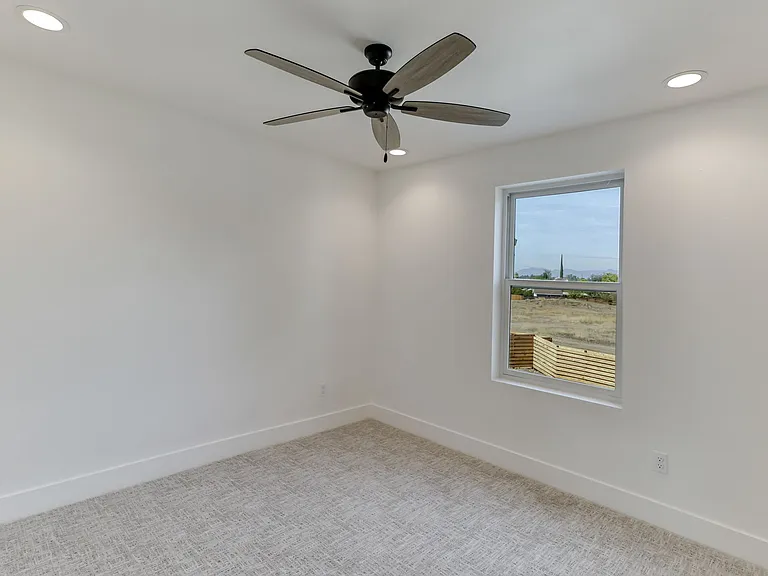 6790 Yvonne Ct — Photo 25