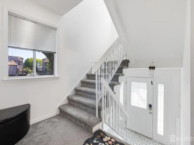 190 Goldmine Ln — Photo 18