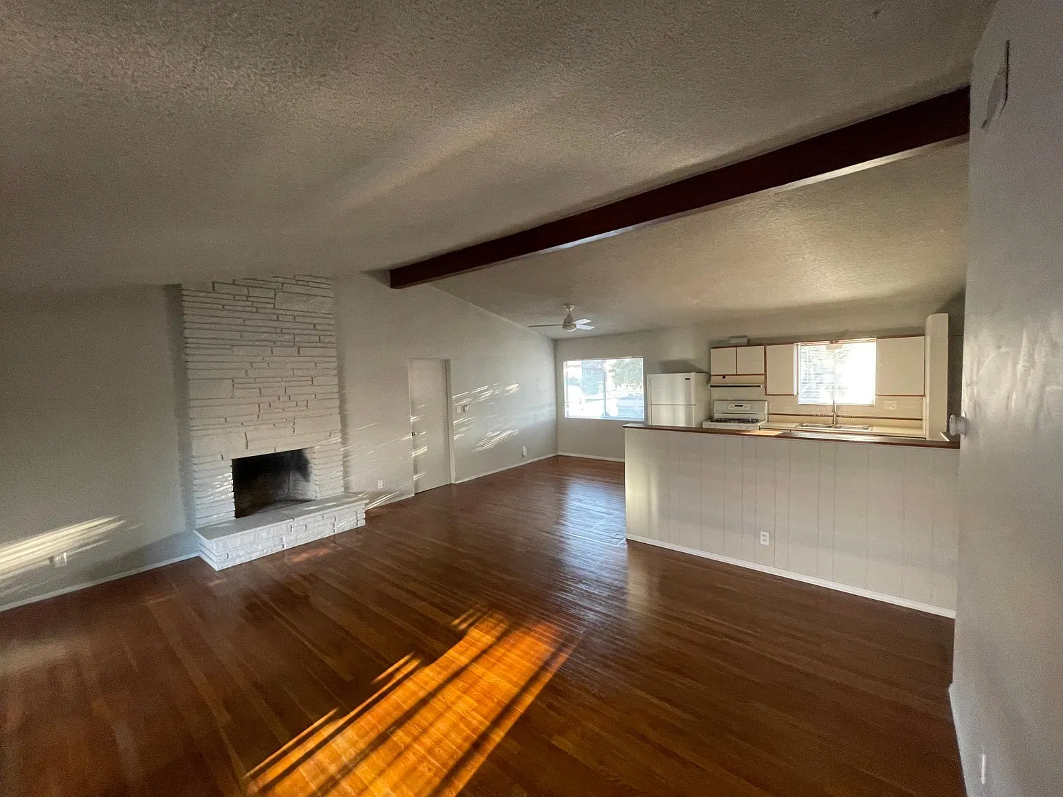750 N Hickory St — Photo 4