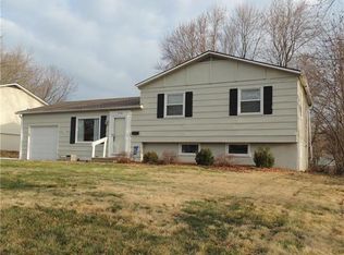 9106 W 100th St, Overland Park, KS 66212