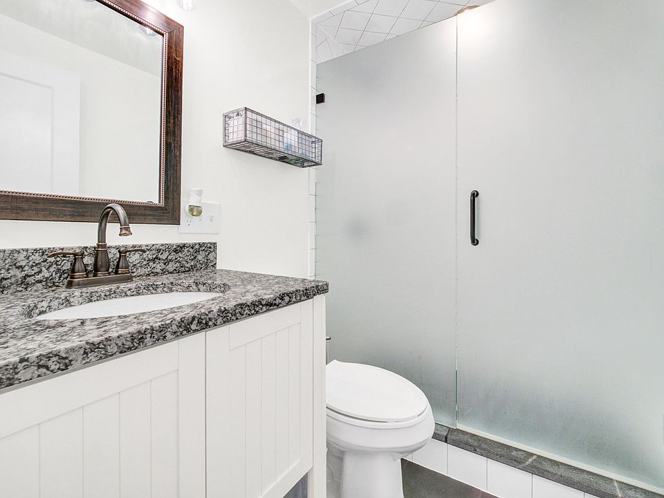 1st image of 804 E University Ave APT 1