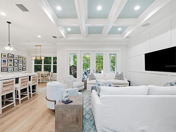 5th image of 3718 W PALMIRA AVENUE
