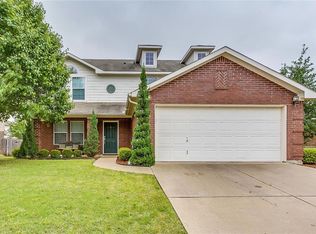 400 Kennedy Dr, Crowley, TX 76036