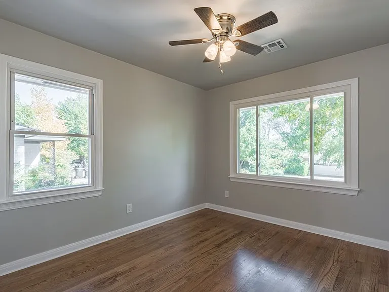 4713 N Harvey Pkwy — Photo 18
