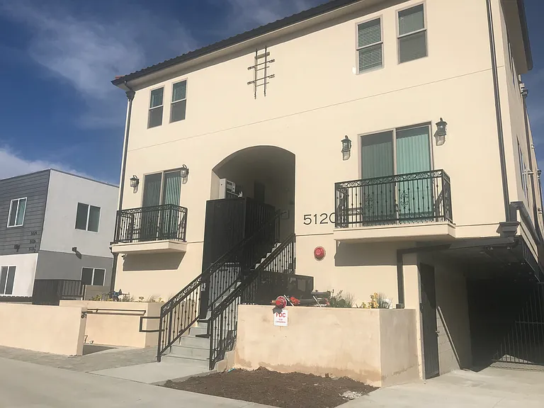 5120 Cahuenga Blvd #103 — Photo 8