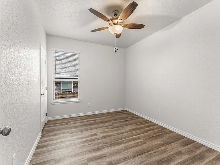 1110 Zora Dr #B — Photo 12