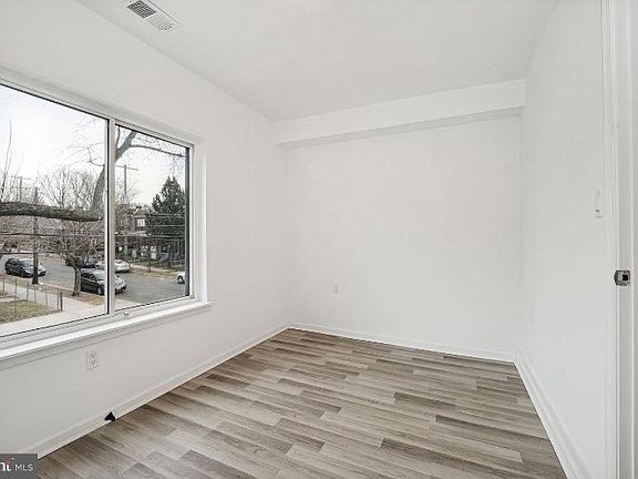 5th image of 1642 16th St SE APT 3