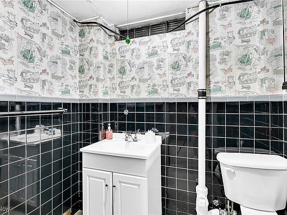 39th image of this home