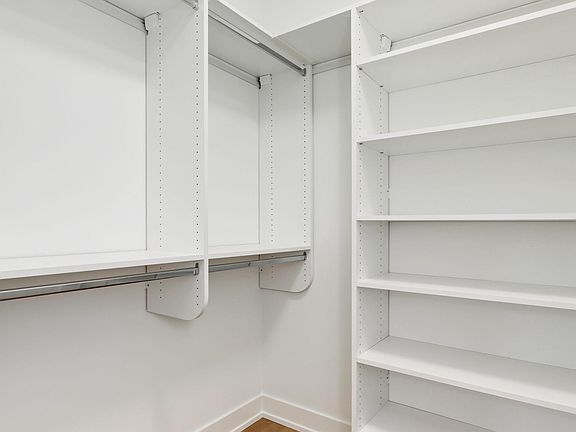 5th image of 3208 N Southport Ave #301