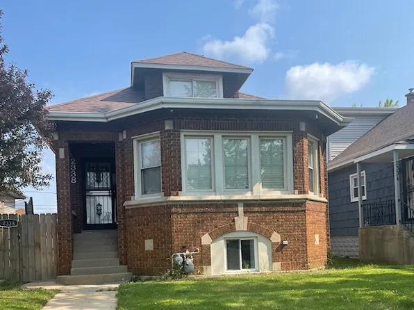 2338 121st Pl, Blue Island, IL 60406
