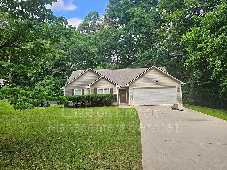 479 Lakeshore Dr — Photo 1