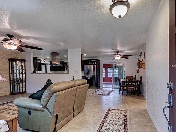 3rd image of 12649 Pine Island Dr