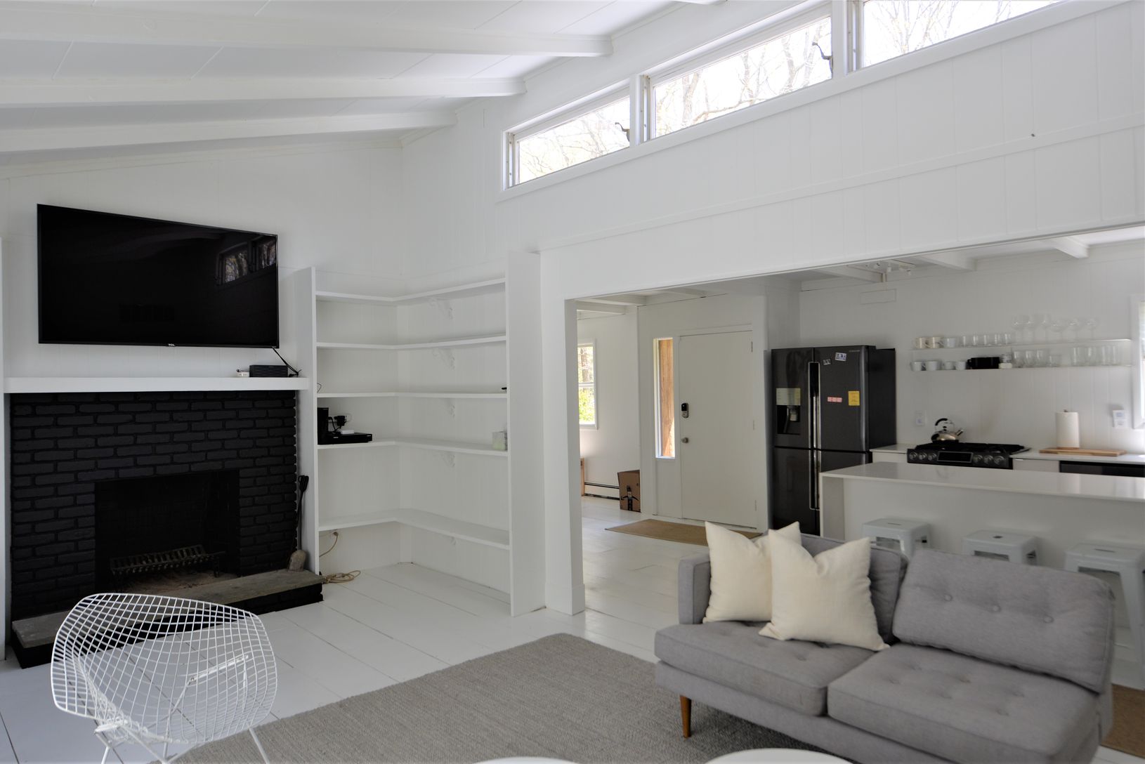 Living Room W/Fireplace