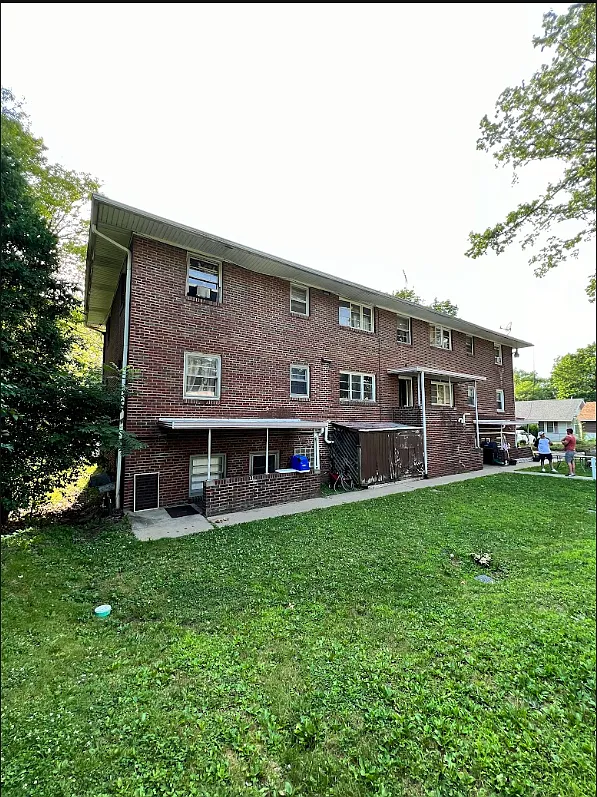 2 bed, $950 — Photo 2