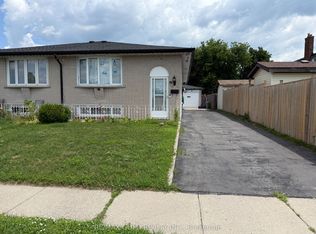 98 Thunderbird Dr, Cambridge, ON N1R 6H5
