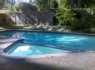 19005 Ballinger Way NE, Lake Forest Park, WA 98155