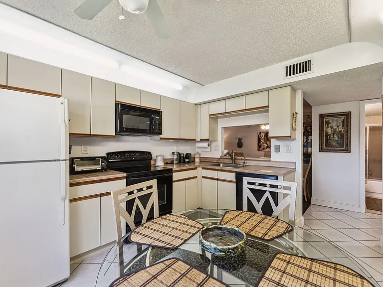 15301 Pembridge Ave #43 — Photo 7
