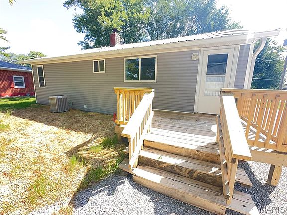3rd image of 404 S Public St