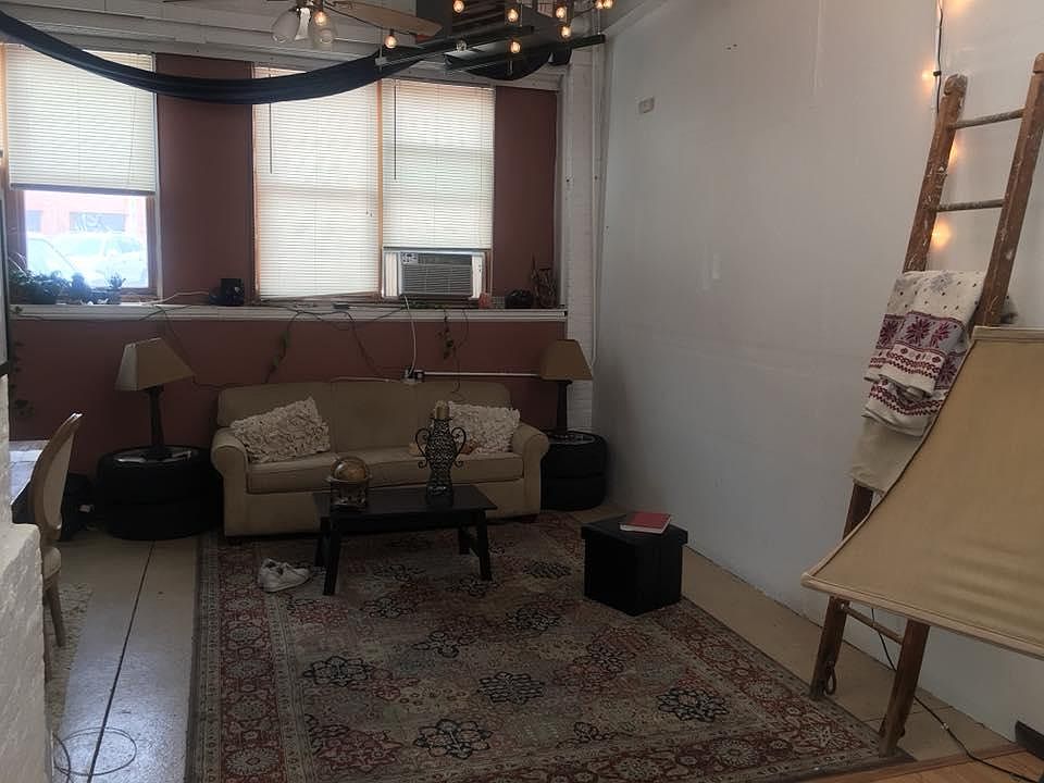 2nd image of 117 W Walker St Ste 8