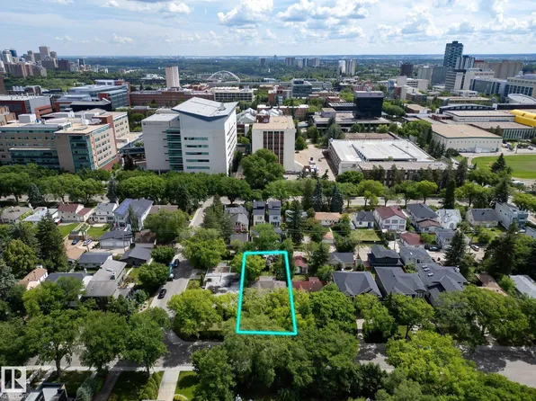 8935 117th St NW, Edmonton, AB T6G 1R8