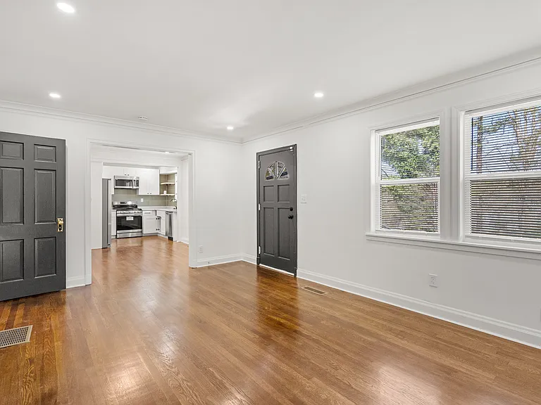 1834 Avon Ave SW — Photo 5