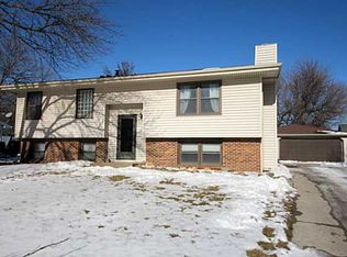 4574 Lexington Dr, Pleasant Hill, IA 50327