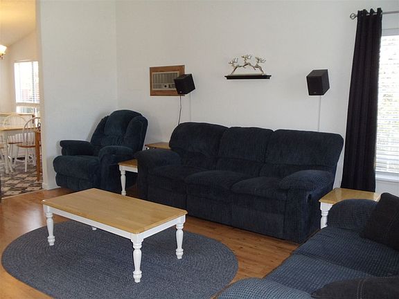 3rd image of 6605 Canoe Hill Dr