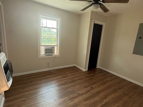 5th image of 19 Layne Ave