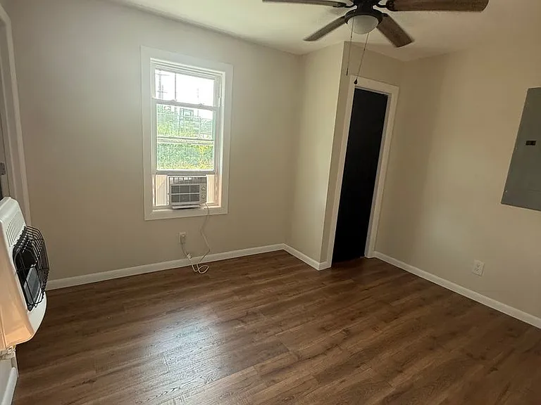 19 Layne Ave — Photo 4